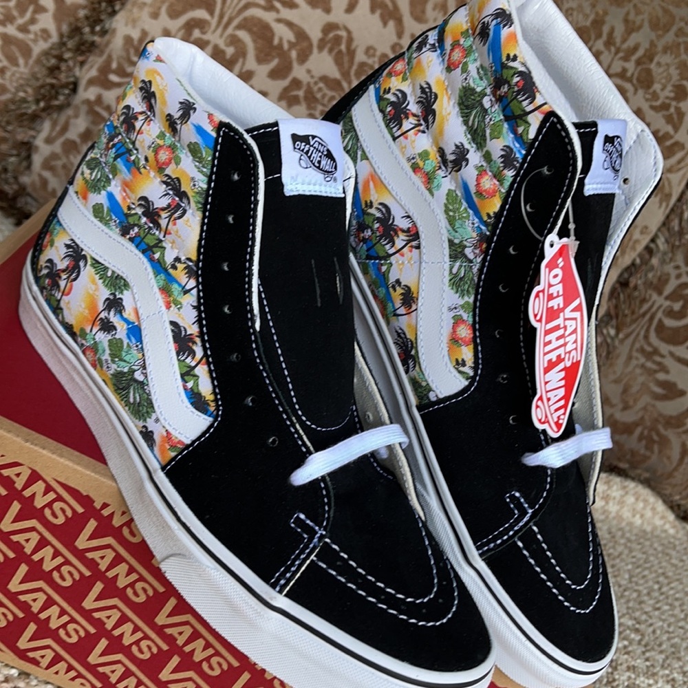 Vans Men’s Sk8-Hi ALOHA Black/True White Sneakers - Picture 8 of 16